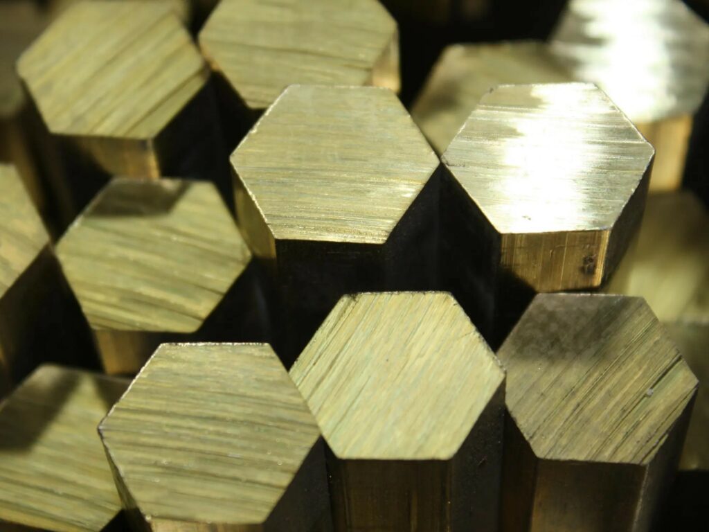 Латунный шестигранник тянутый 95 мм ЛС59-1В ГОСТ 2060-2006